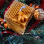 Svijeća od pčelinjeg voska Bee magic Saće i pčelica - Košnica