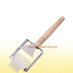 Vilica za otklapanje saća obostrana je pčelarska oprema.Najviše za pčelarstvo se može naći u Zagrebu u trgovini s pčelarskom opremom Košnica