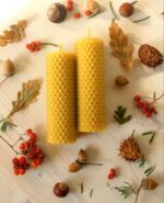 Svijeća iz kompleta od pčelinjeg voska Bee magic Satna osnova – Košnica visina 10 cm