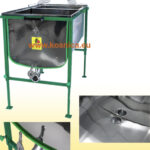 stol za otklapanje je dio pčelarske opreme koja se koristi prilikom vrcanja i otklapanja saća